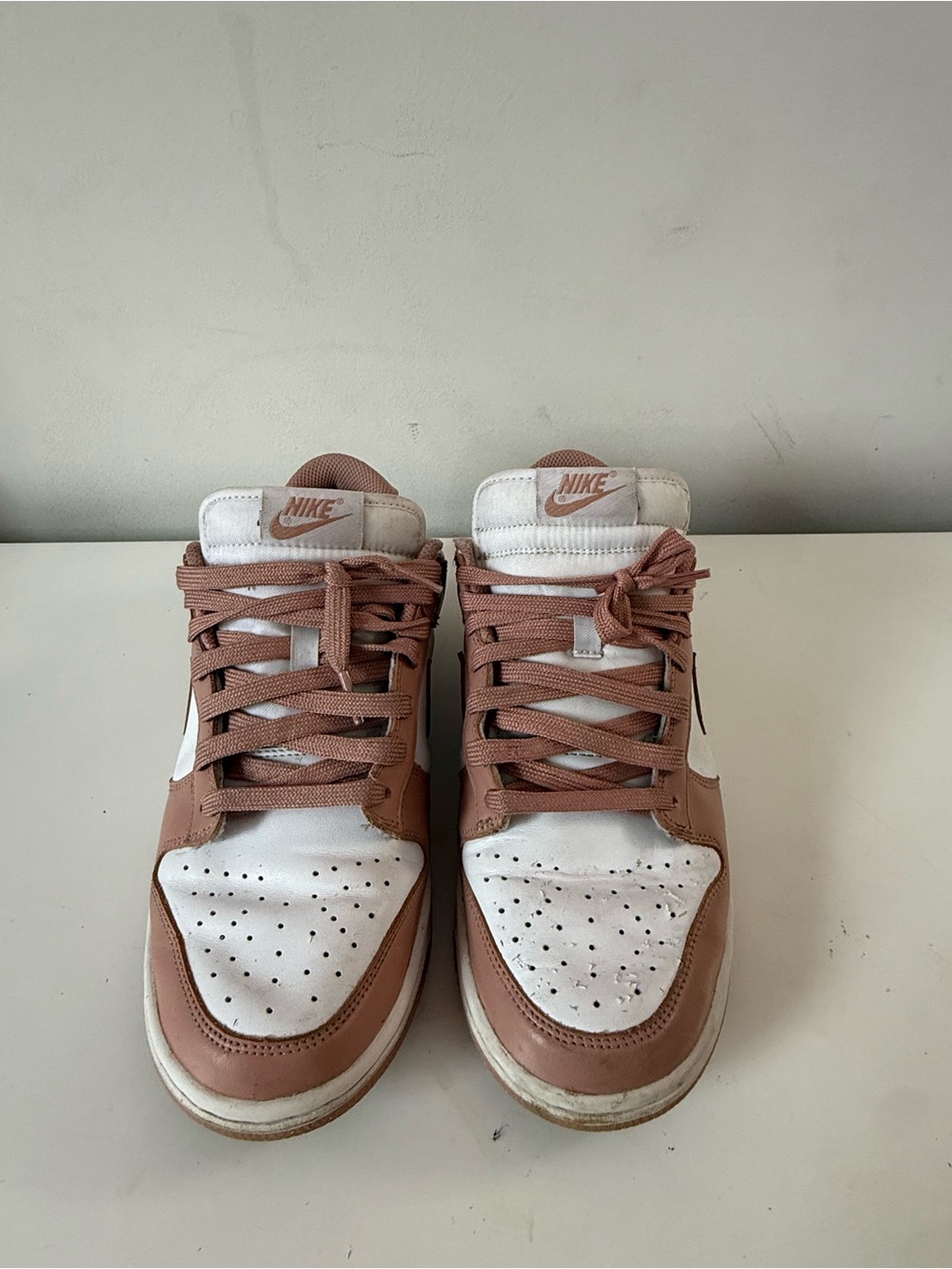 Nike Women's Low-Top Sneakers in White and Dusty Rose Brown